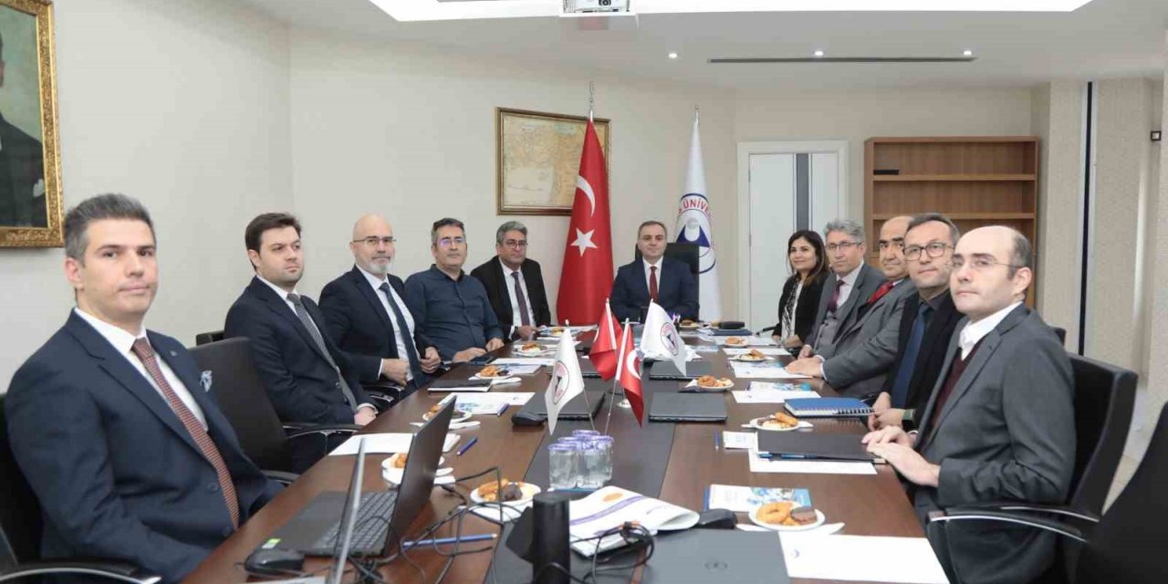 ERÜ’de Ar-Ge Stratejisi Üst Kurulu İlk Toplantısını Gerçekleştirdi