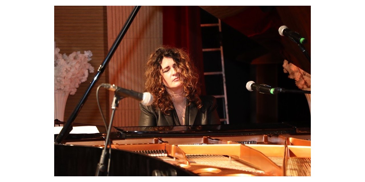 Dünyaca ünlü piyanist Anjelika Akbar Ordu’da konser verdi