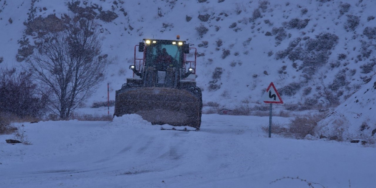 Malatya’da kardan kapalı kırsal mahalle yolları açıldı