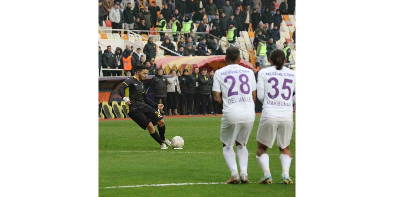 Yeni Malatyaspor, galibiyet hasretine lider karşısında son verdi