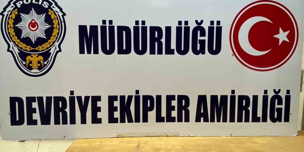 Boşanma aşamasında olduğu eşini sokak ortasında öldüren zanlı adliyeye sevk edildi