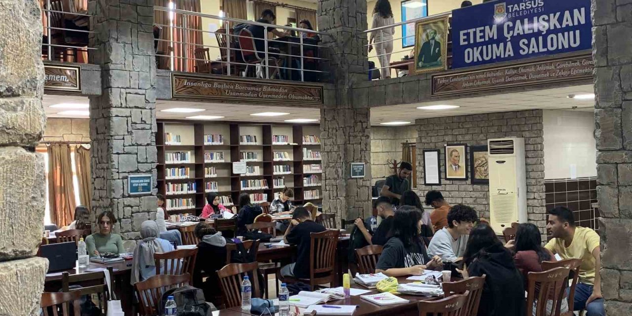 Tarsus Belediyesi okuma salonlarını 1 yılda 42 bin 472 kişi ziyaret etti