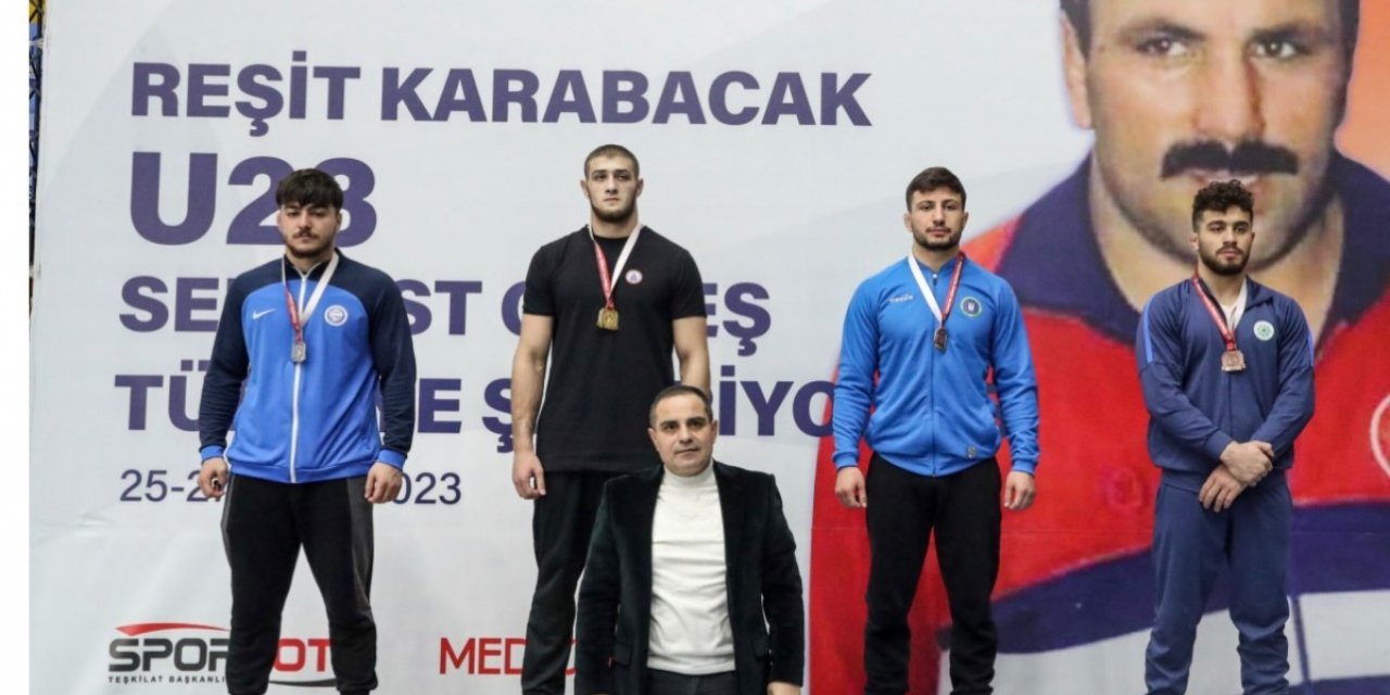 BARÜ’lü milli güreşçi, ülkemizi Dünya ve Avrupa şampiyonalarında temsil edecek