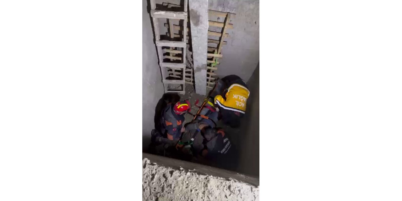 Avcılar’da asansör boşluğuna düşen adam böyle kurtarıldı