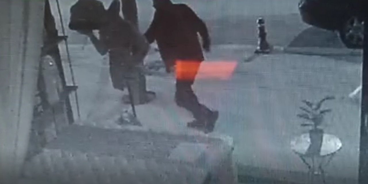 Hırsını Hülya Avşar maketinden çıkardı