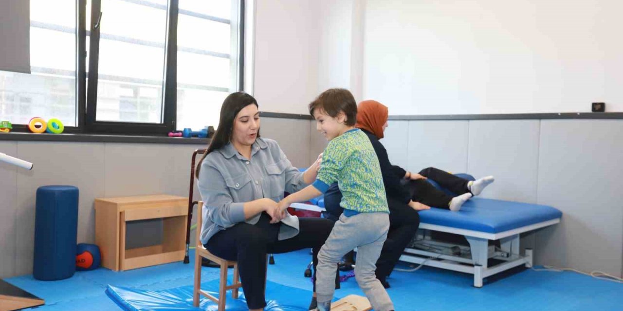 Büyükşehir’in Engelsiz Yaşam Merkezi’nde yüzler gülüyor