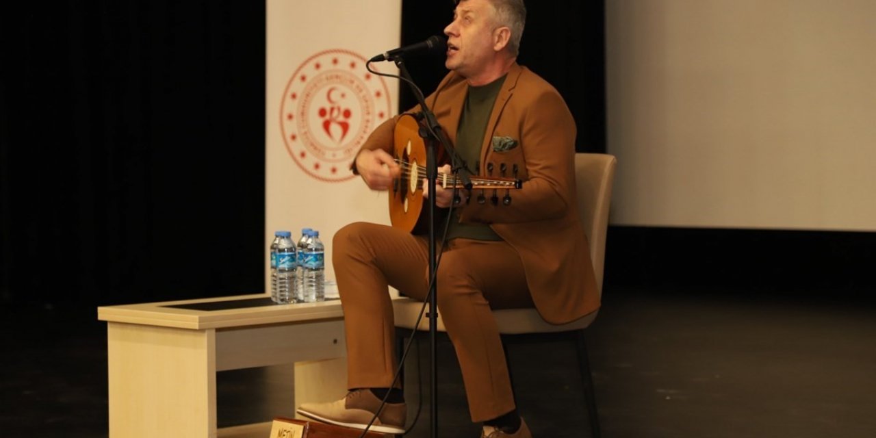 Ünlü sanatçı Metin Şentürk, gençleri coşturdu