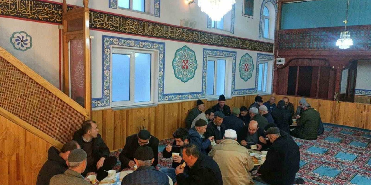 5 köyün sakinleri namazda buluştu