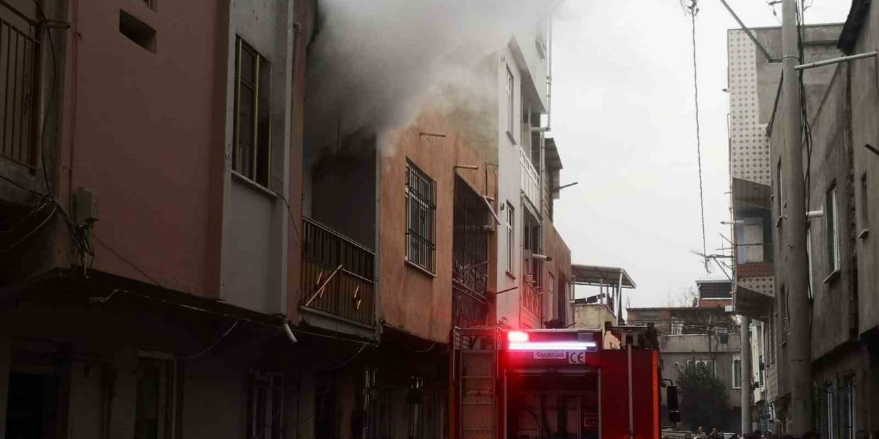 Bursa’da 2 farklı dairede yangın paniği