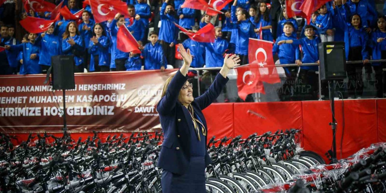 Gaziantep’te bin 500 lisanslı sporcuya bisiklet dağıtıldı