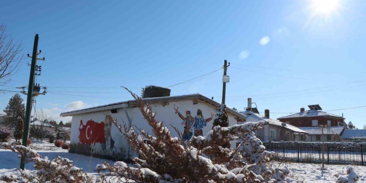 Kırka’ya yılın ilk karı güzelliği ile yağdı