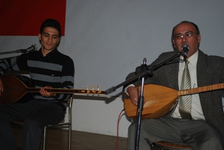 Aşıklar atıştı, seyirciler mest oldu