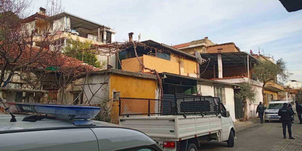 Kangal köpeğini atlatan hırsız, kamerayı görünce kayıplara karıştı