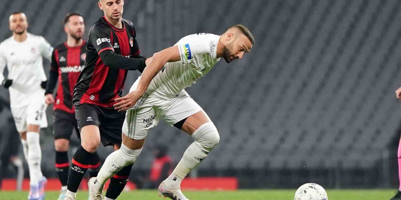 Cenk Tosun, Süper Lig’de gol sayısını 9’a çıkarttı