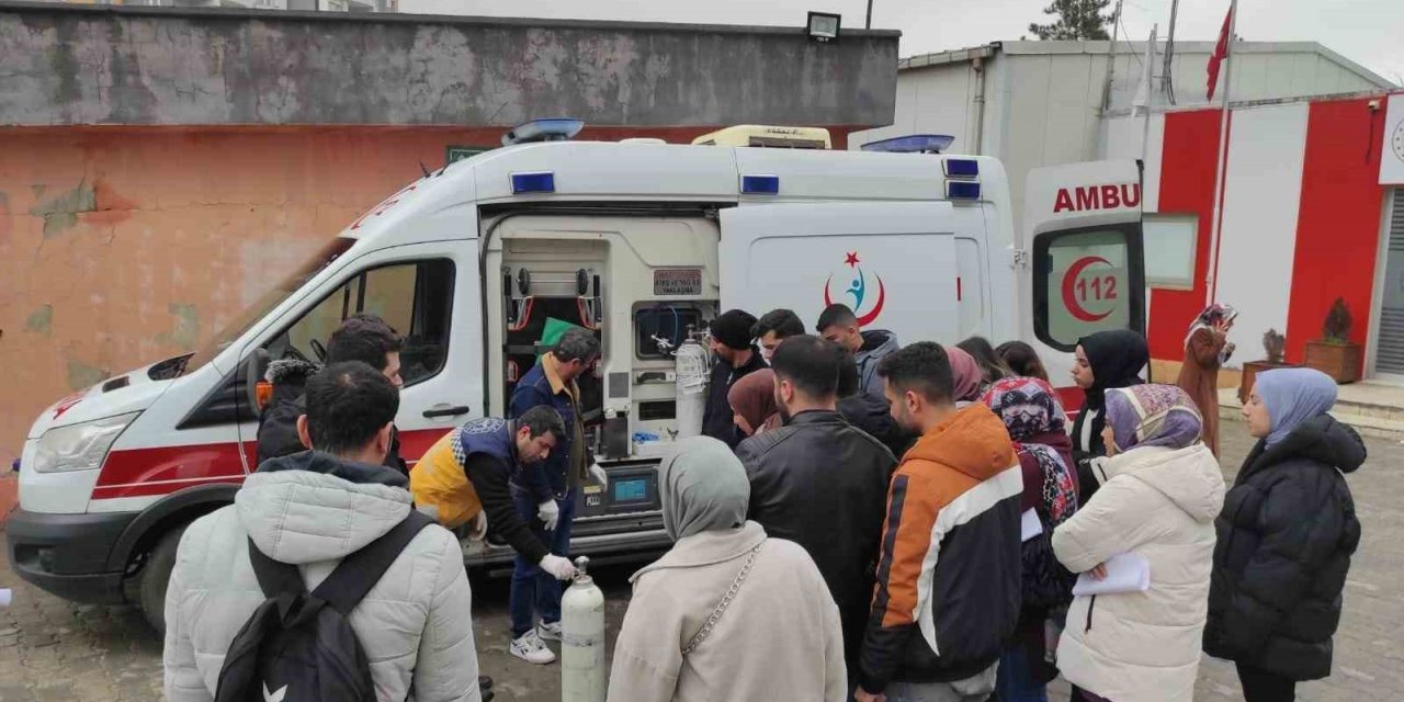 Sağlık personeline oksijen tüpleri ve oksijen kullanımı eğitimi verildi