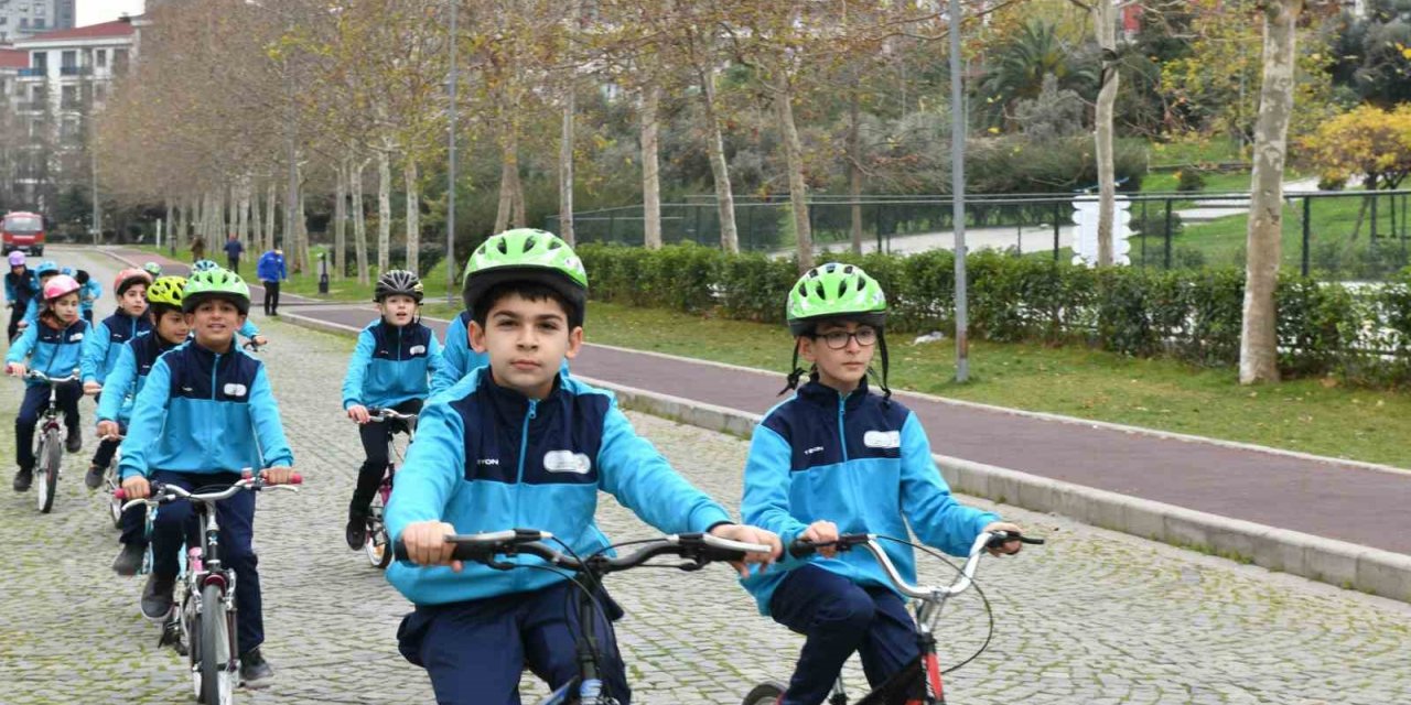 Pedallar spor için çevriliyor