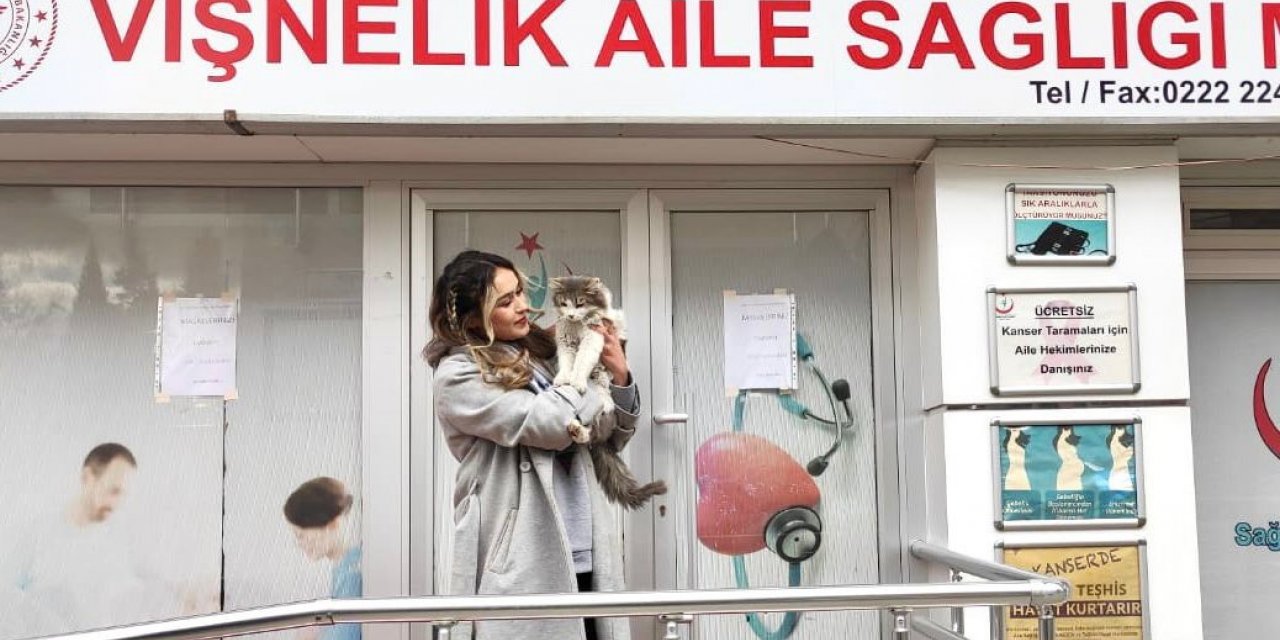 Vişnelik Aile Sağlığı Merkezi’nin sevimli kedisi