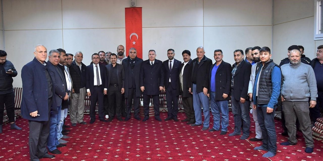 Vali Elban, Yüreğir’de muhtar ve vatandaşlarla bir araya geldi