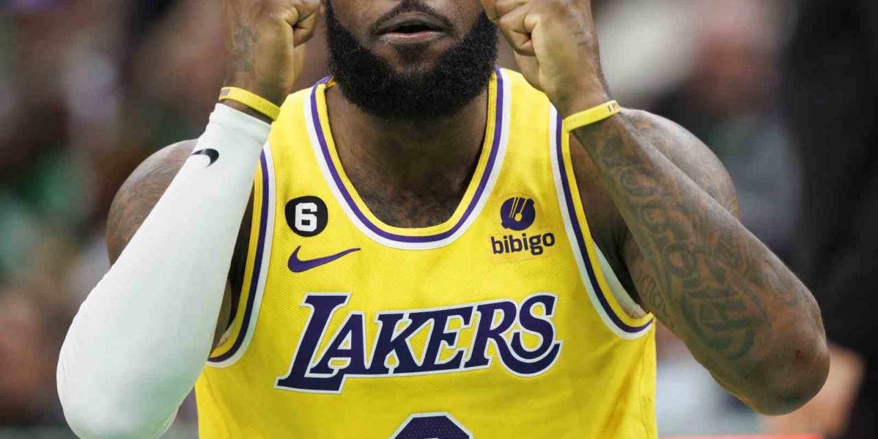 LeBron James triple-double yaptı, Lakers iki maç sonra kazandı