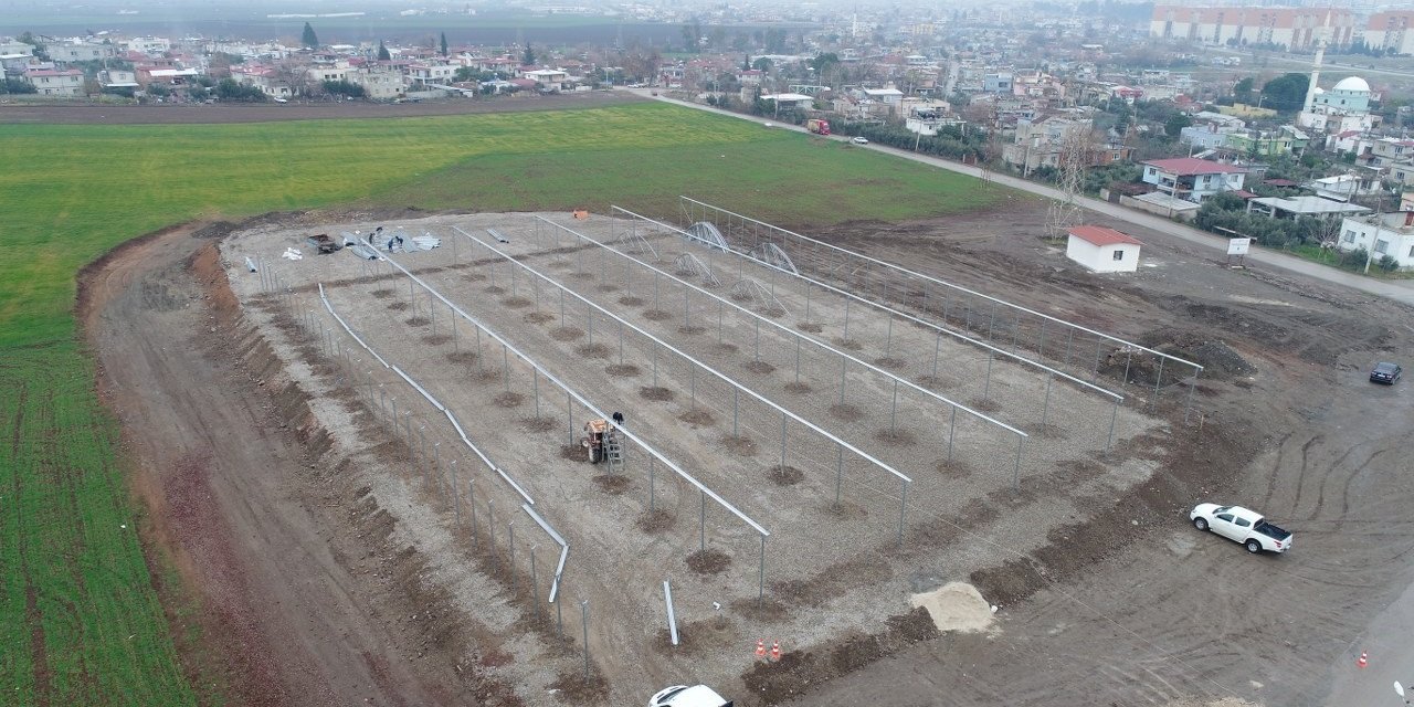 Her kadın bin çiçek serasında çalışmalar devam ediyor