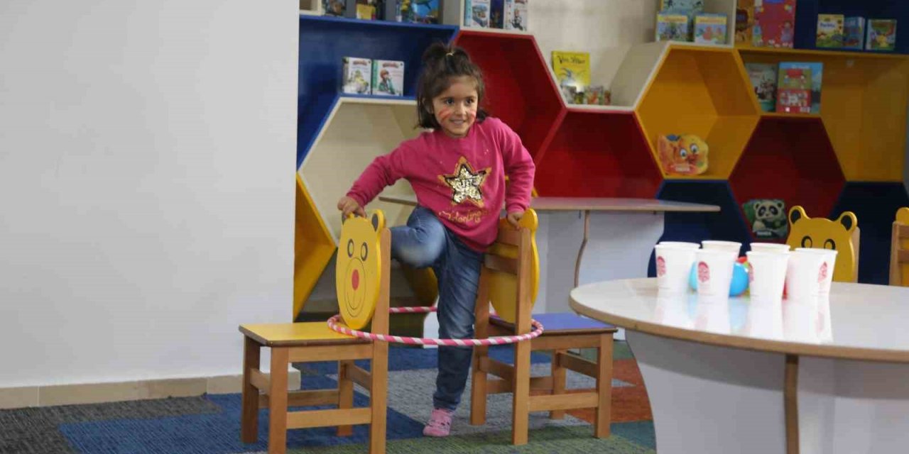 Büyükşehir’in yeni kütüphanesinde minikler için Survivor parkuru