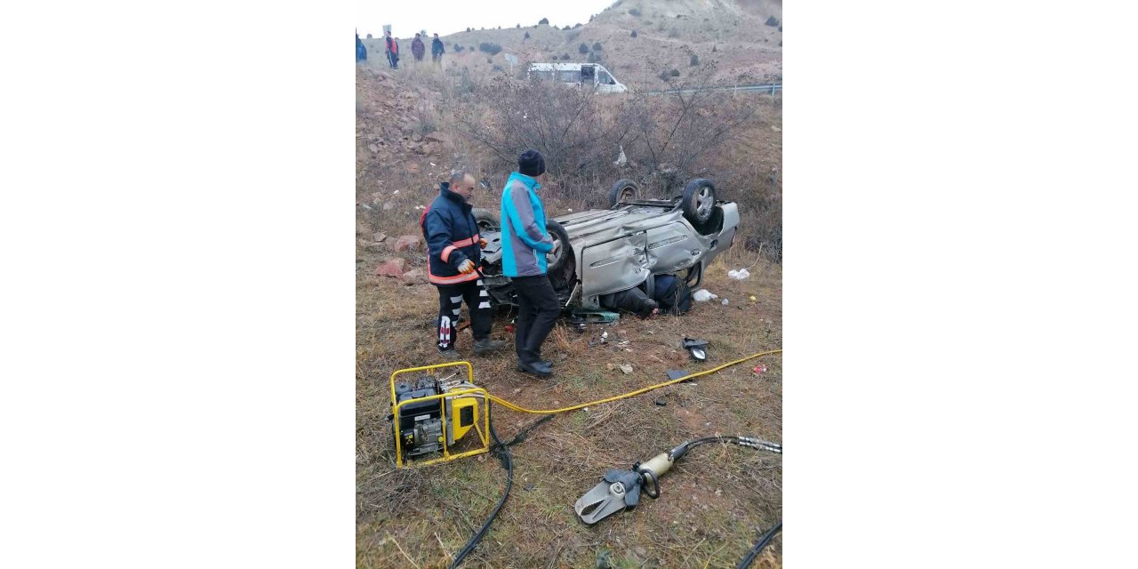 Otomobil şarampole uçtu: 3 ölü 1 yaralı