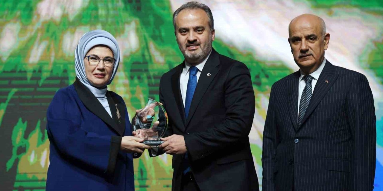 Bursa su verimliliğinde zirvede...Ödülü Emine Erdoğan verdi