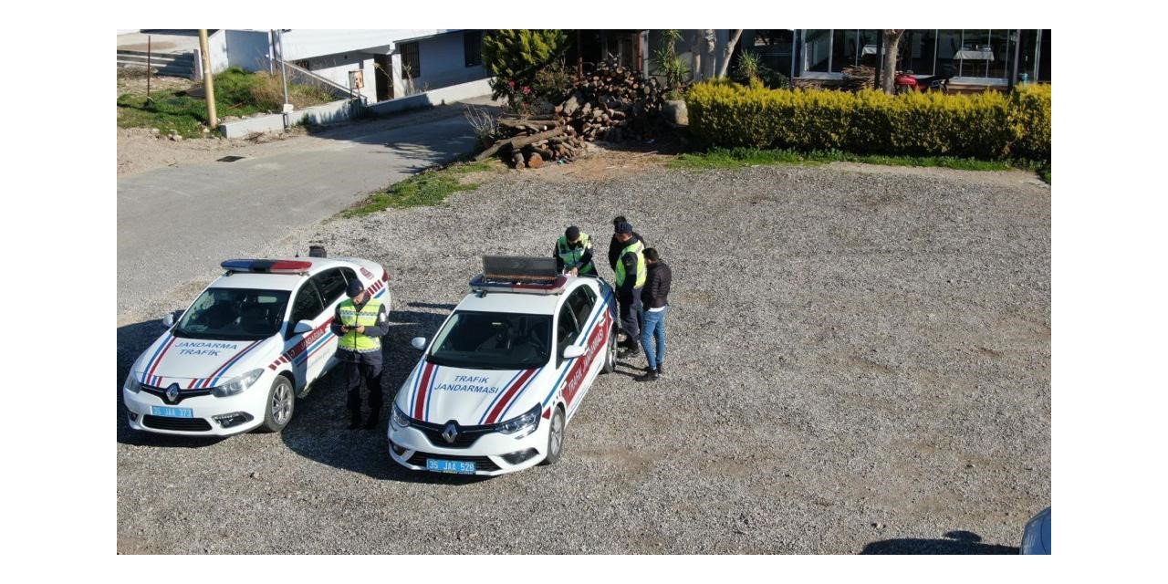 İzmir’de jandarmadan ‘İHA’lı trafik denetimi