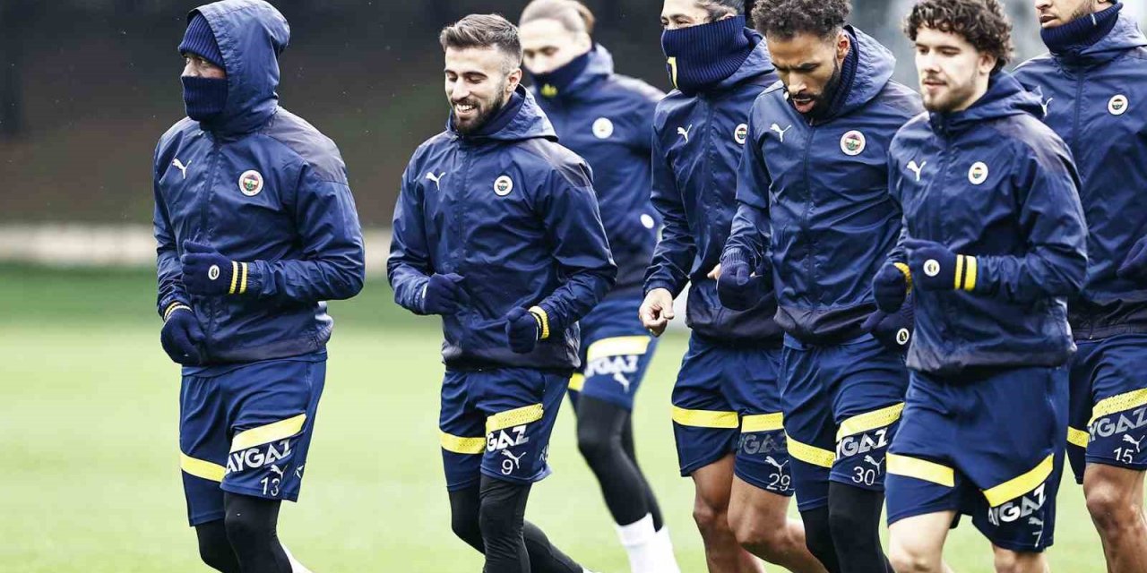 Fenerbahçe, Adana Demirspor maçı hazırlıklarını tamamladı