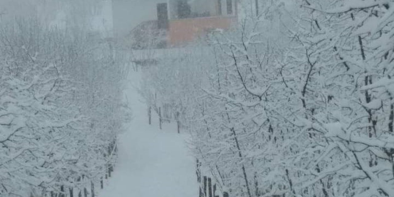 Karadeniz köyleri bembeyaz