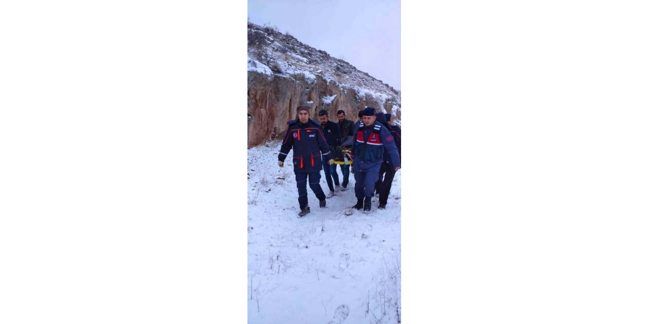 Bunalıma girdi, kayalıklardan atladı