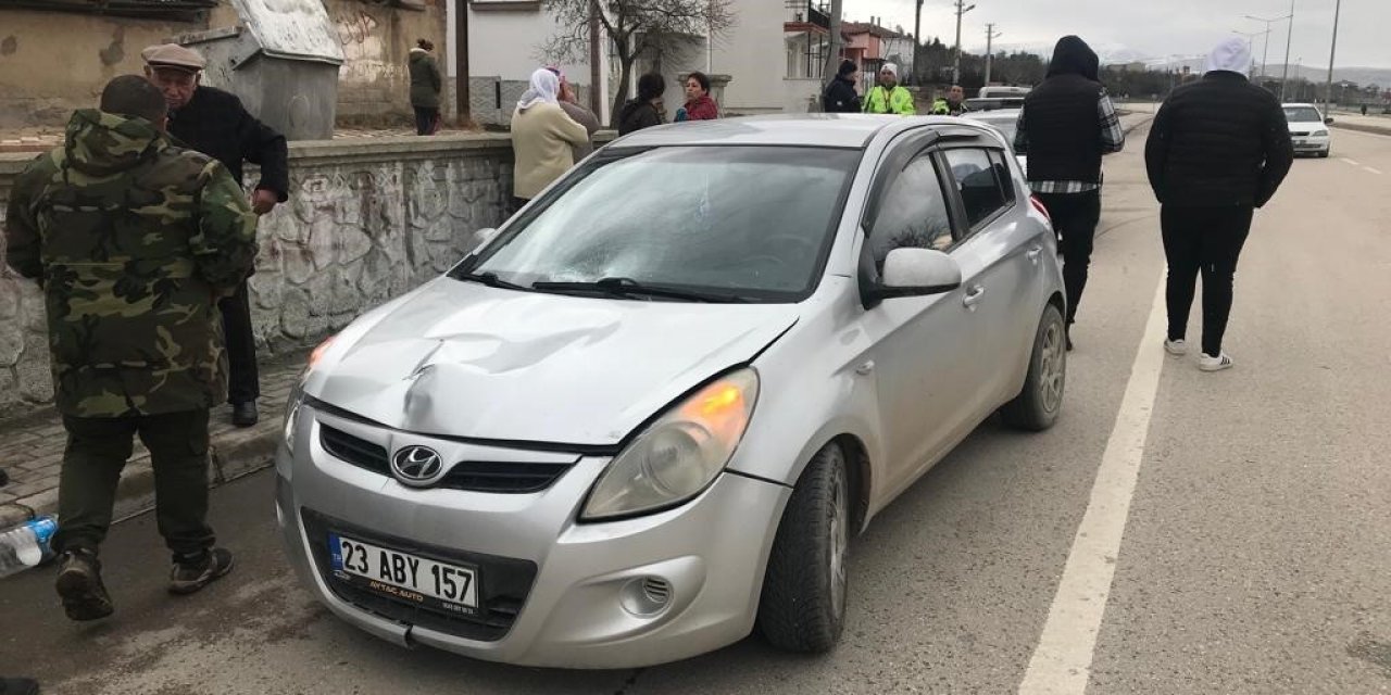 Otomobilin çarptığı kadının bacağı kırıldı