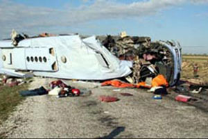 Otobüs araçla çarpıştı: 12 Ölü