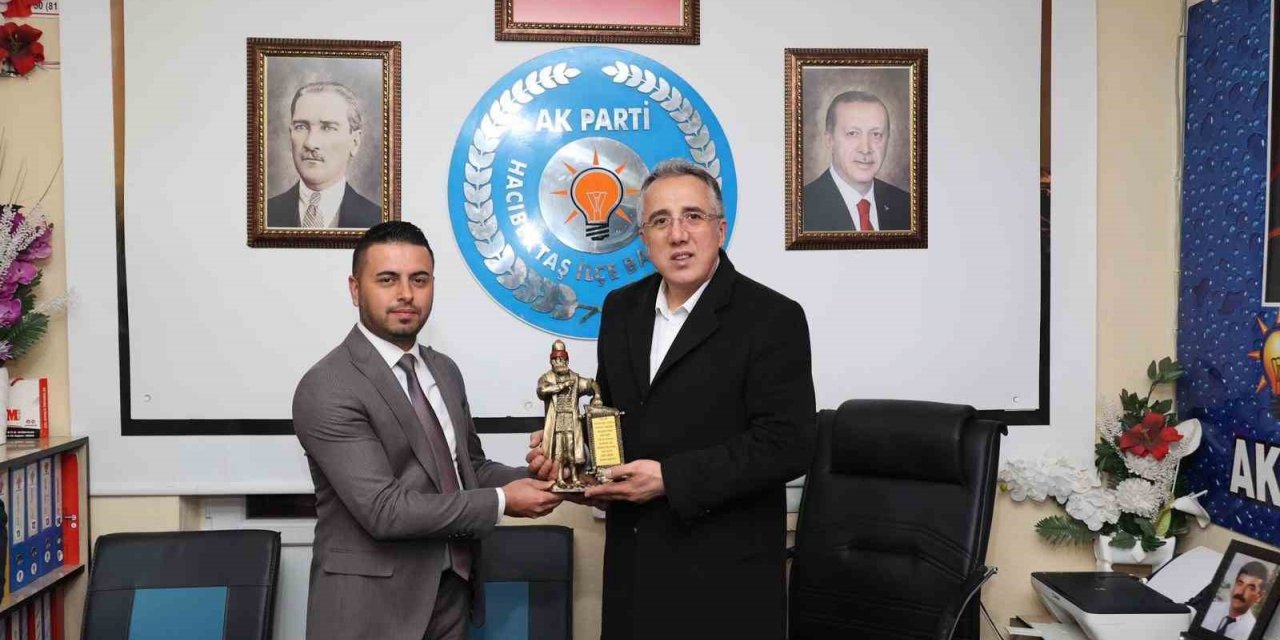 Başkan Savran; AK Parti Hacıbektaş ilçe yönetim kurulu toplantısına katıldı