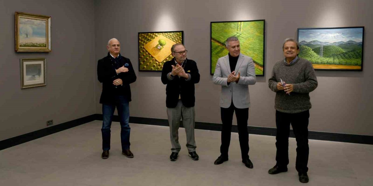 Ressam Gökçebağ’ın ’Geçmiş Uzun Sürer’ isimli resim sergisi Ada Modern’de açıldı