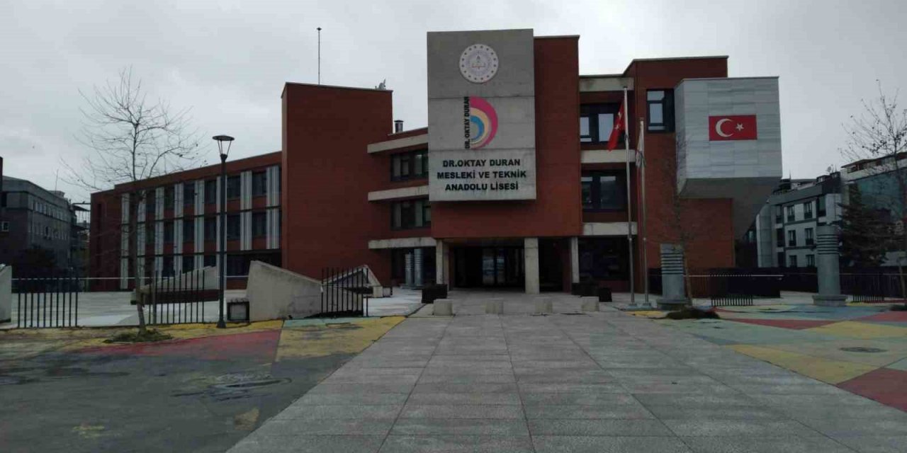 Müteahhit firma borcunu ödemedi, okulun elektriği kesildi