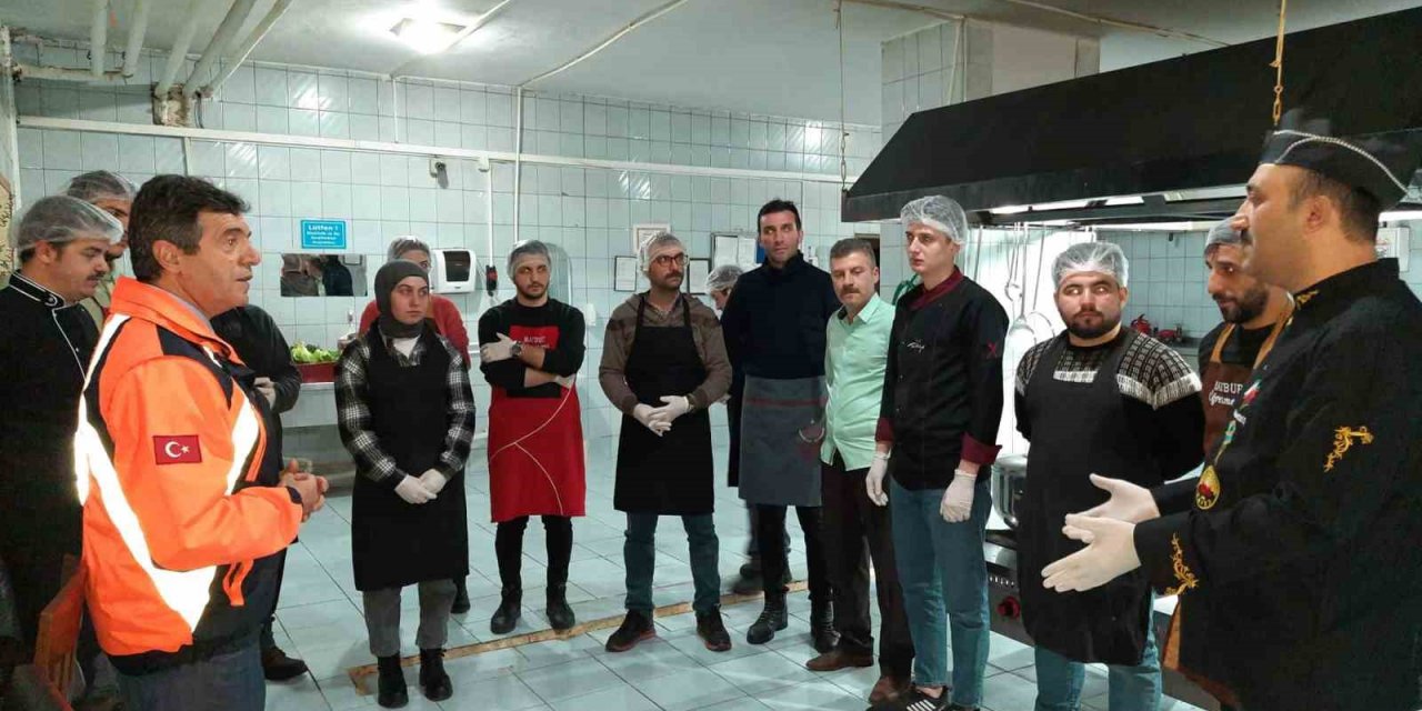 Aşçı ve aşçı yardımcılarından ortak menü