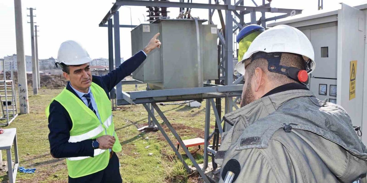 Dicle Elektrik sorumluluk alanında aşırı ve kontrolsüz tüketim nedeniyle 57 trafo yandı