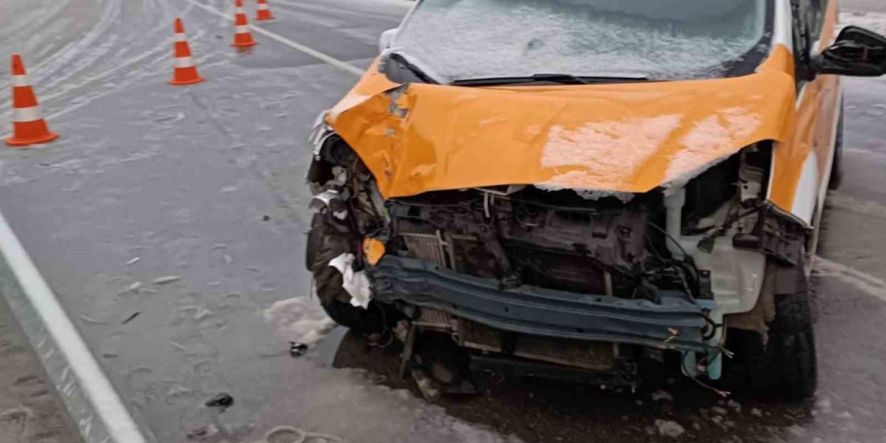 Silvan’da kar yağışı kazayı beraberinde getirdi: 1 yaralı