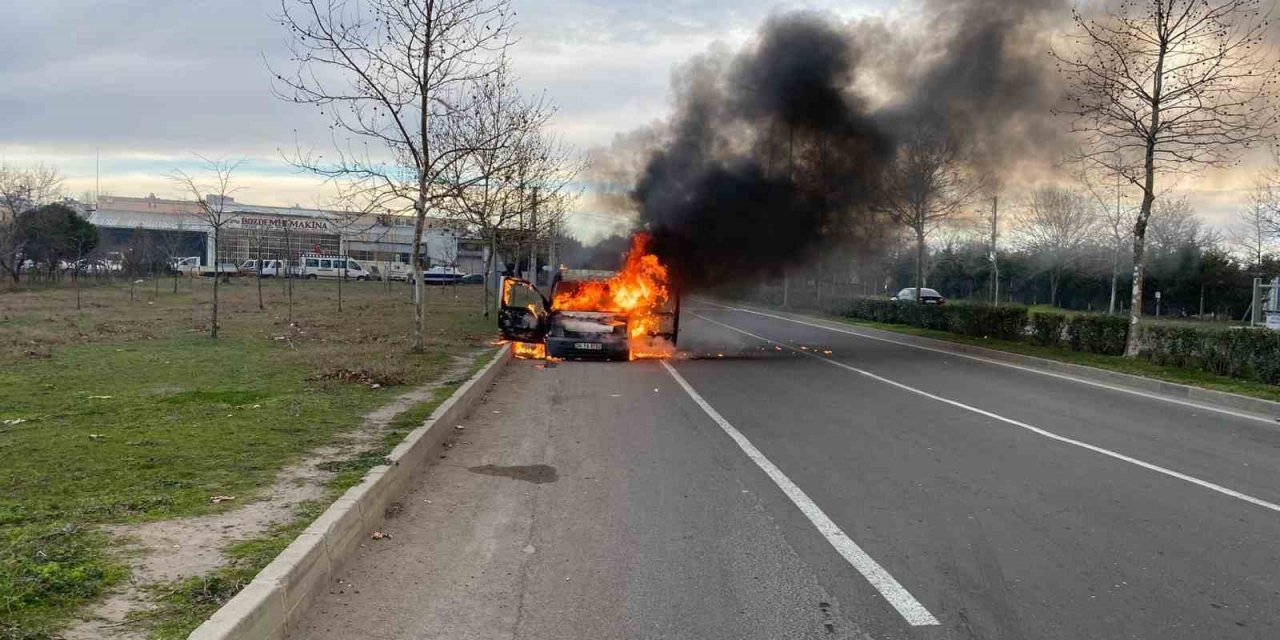 Emanet aldığı araç hastane yolunda alev topuna döndü