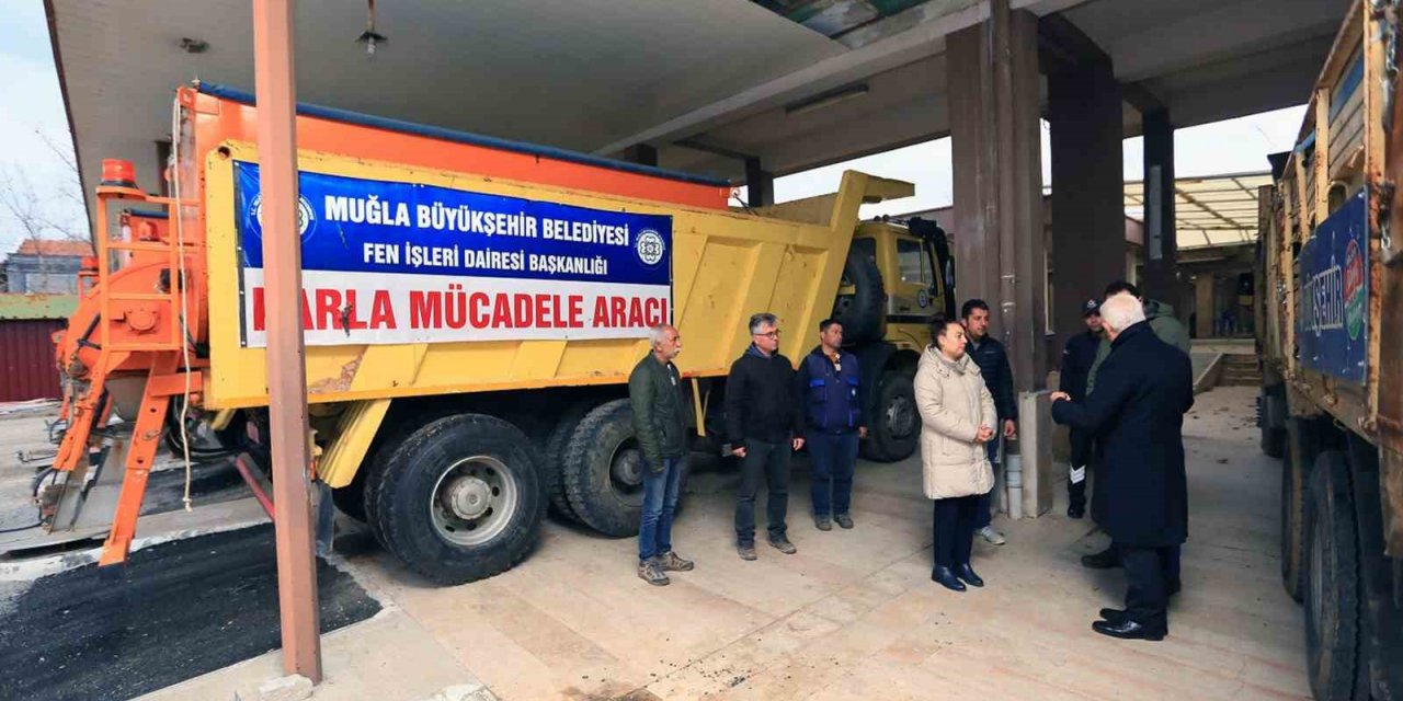 Başkan Gürün karla mücadele ekiplerinden bilgi aldı