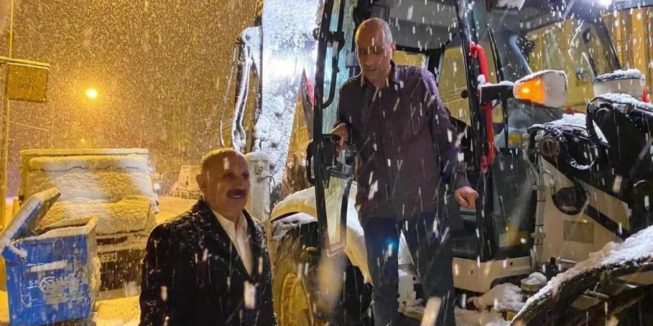 Doğanşehir ilçesinde kar yağışı etkili oldu