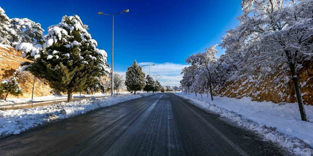 Gaziantep’te karla mücadele sürdürüyor