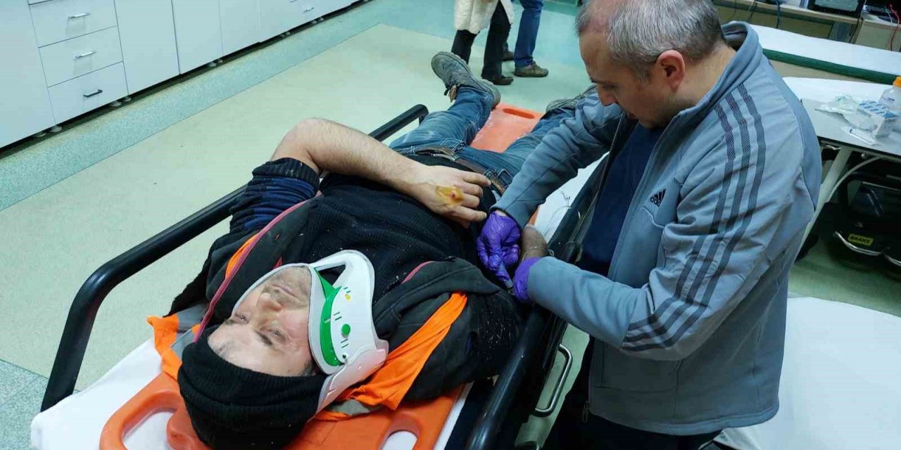 Fabrikadaki inşaattan düşen işçi ölümden döndü