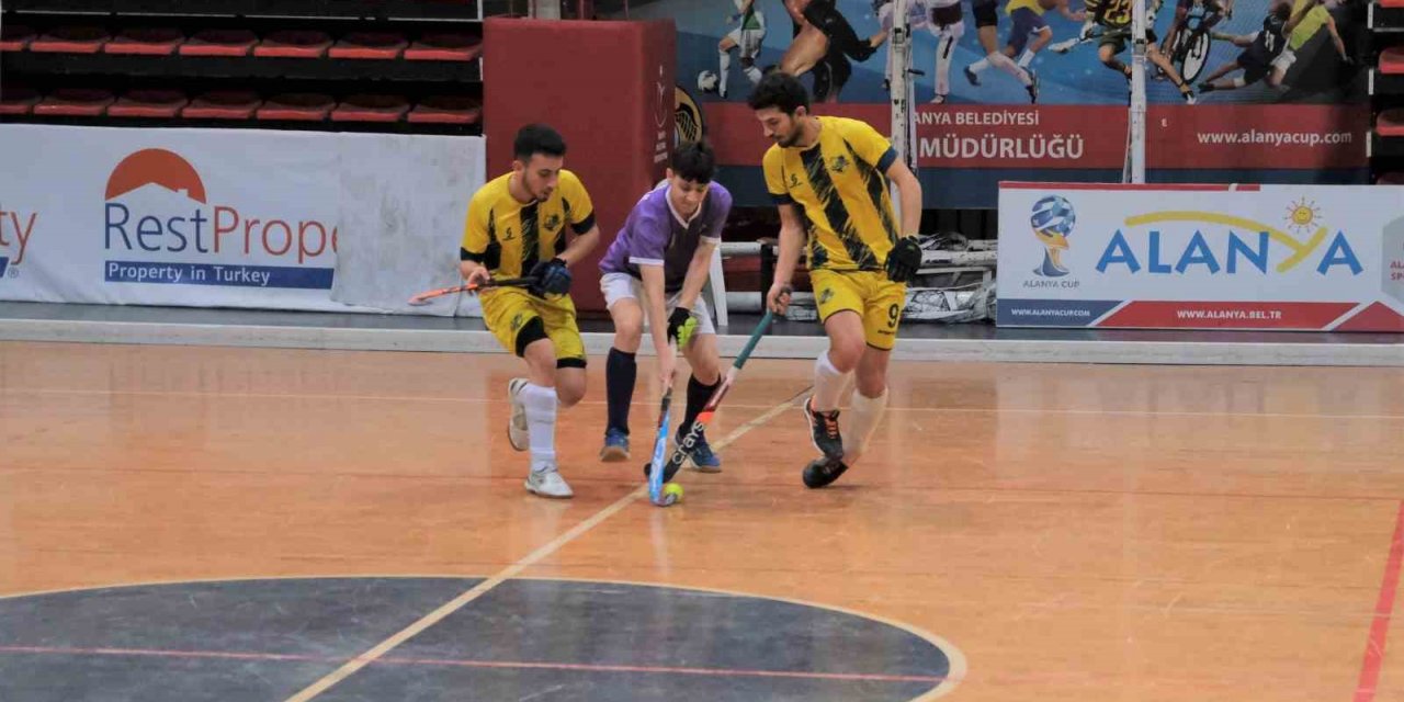 Salon Hokeyi Süper Lig 2. Etap lideri Gaziantep Polisgücü