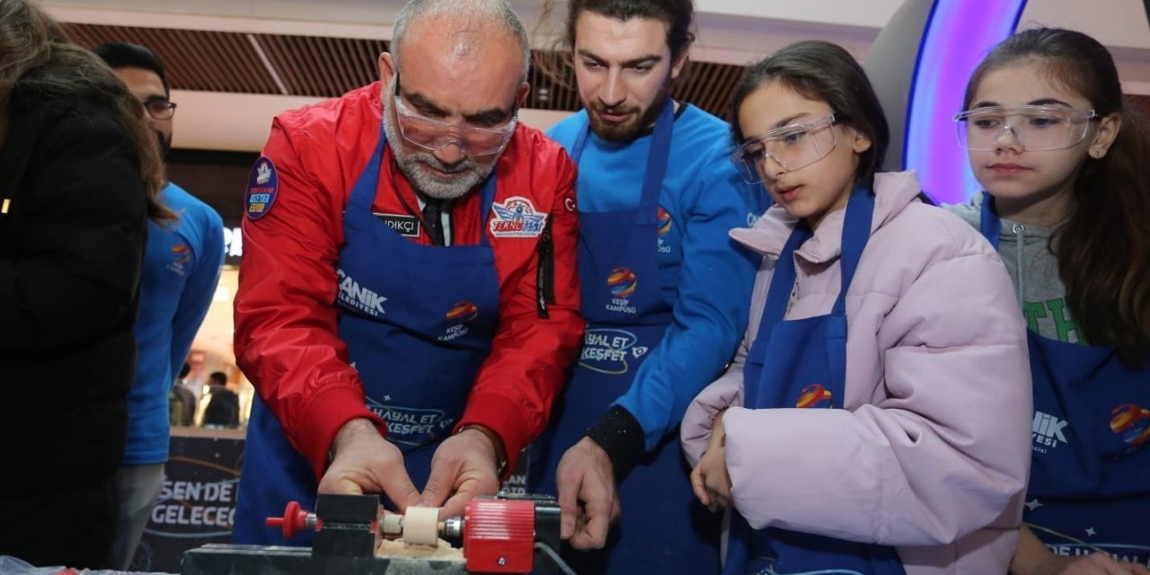 Sandıkçı: “Canik’te teknolojiyi üreten ve geliştiren bir nesil yetişiyoruz”