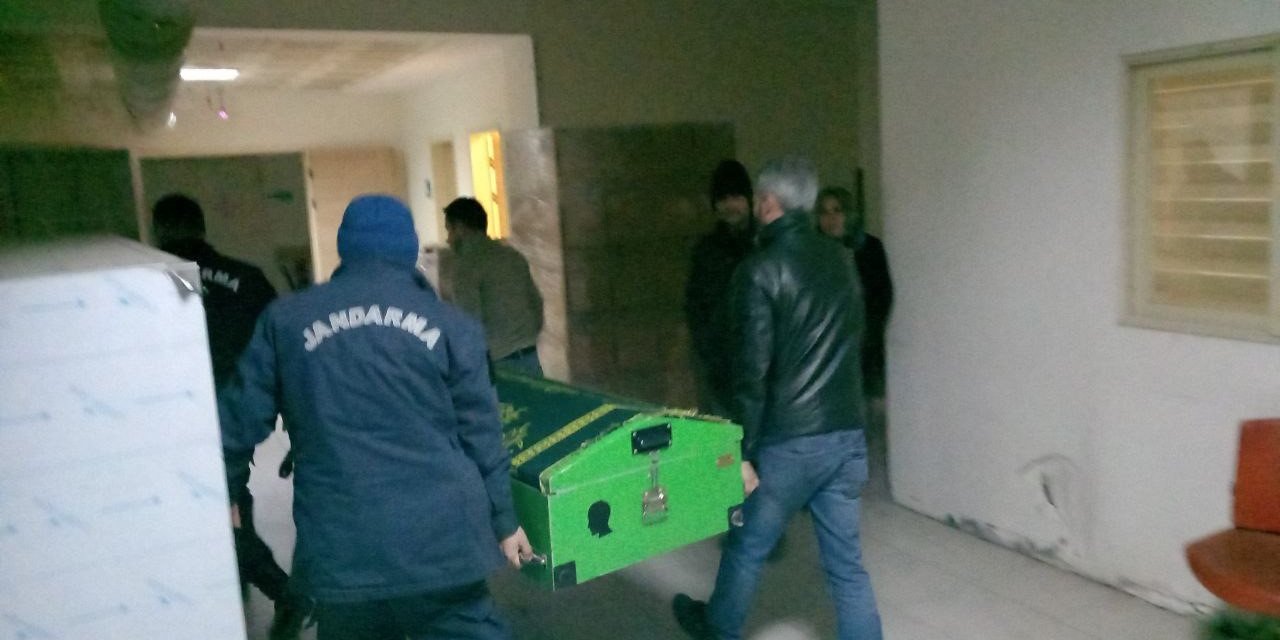 Yangında hayatını kaybeden vatandaşın cenazesi Kozan Devlet Hastanesi morguna getirildi