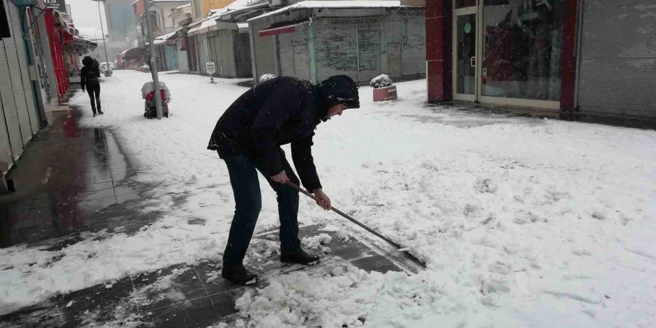 Eskişehir bembeyaz oldu