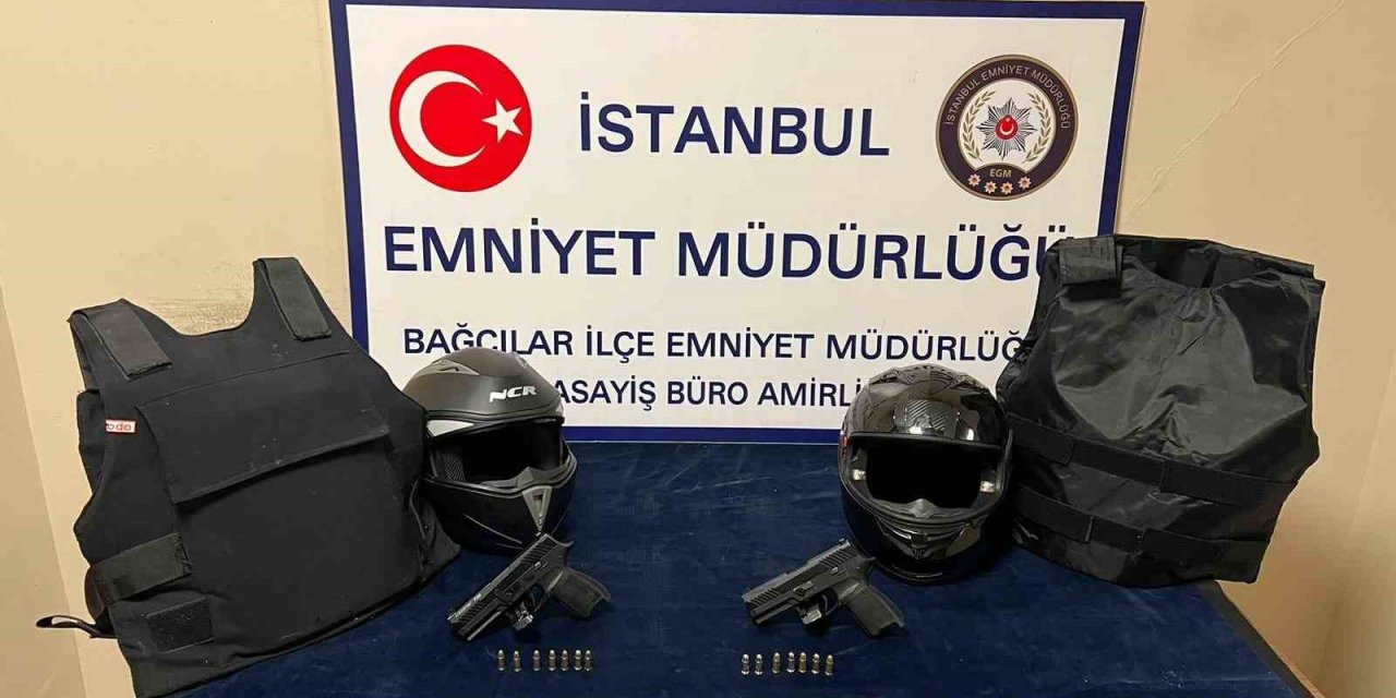 Şüpheli araçta bulunan şahısların üzerinden tabanca, fişek ve  2 adet çelik yelek çıktı