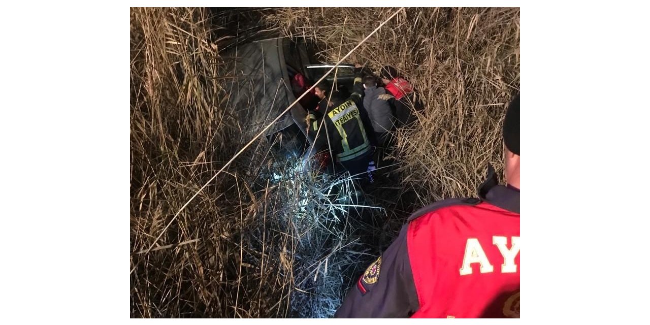 Otomobil sazlık alana devrildi: 3 yaralı